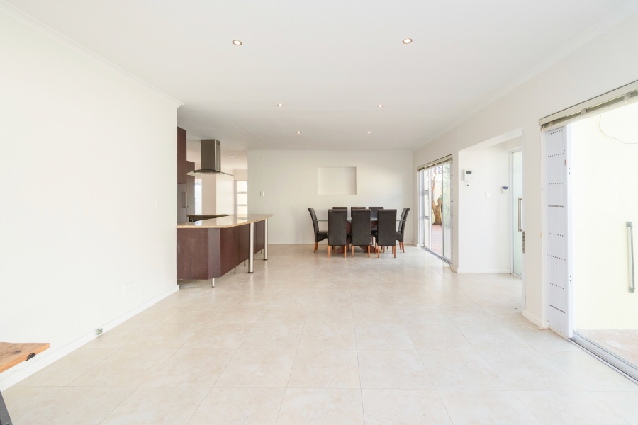 To Let 4 Bedroom Property for Rent in Gardens Western Cape